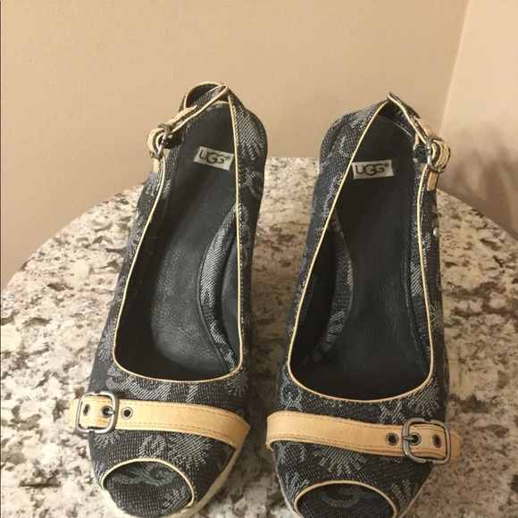 UGG Australia wedge size 8 - Picture 2 of 8